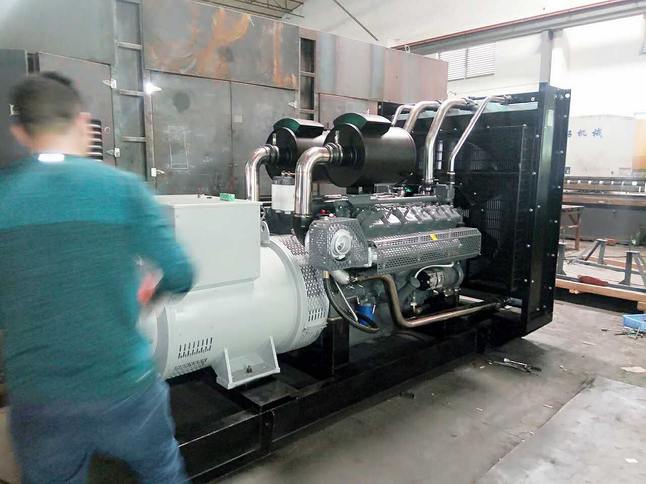 柴油發(fā)電機(jī)組試機(jī)